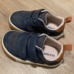 ❌SOLD❌ Old Navy Toddler Boy Shoes size 6
